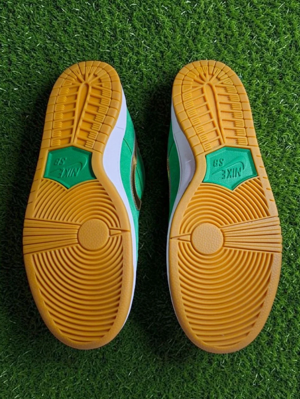 Nike SB Dunk Low St. Patricks Day 2022 Size 12 Used